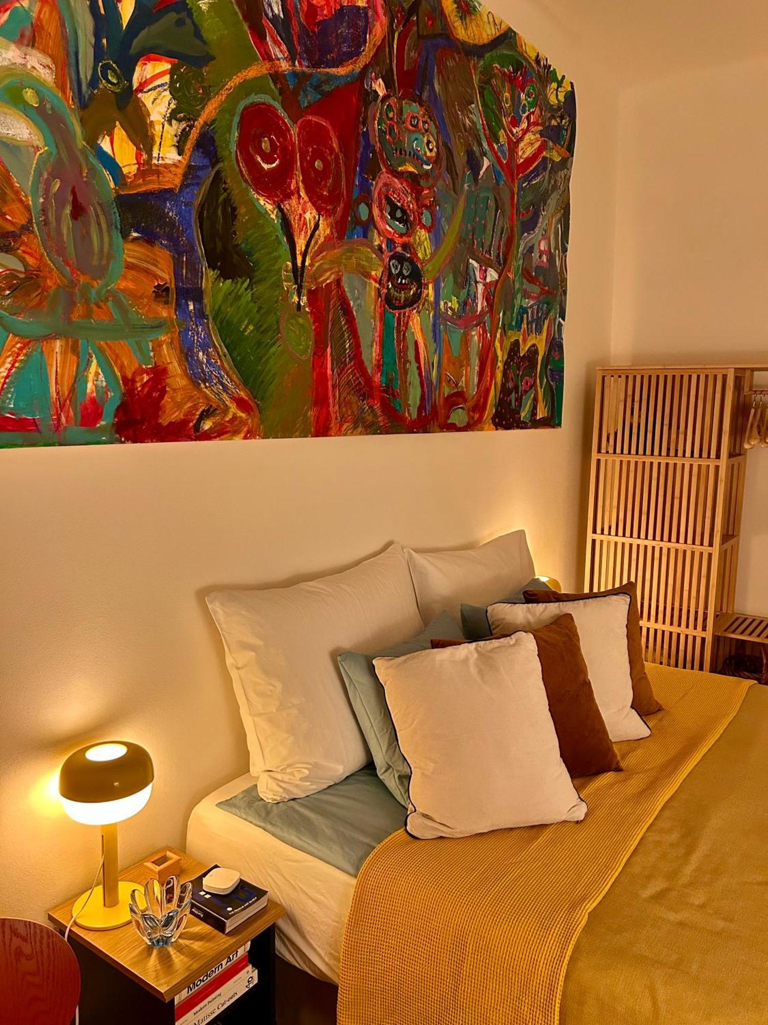 Balcony & King Size Bed Apartment